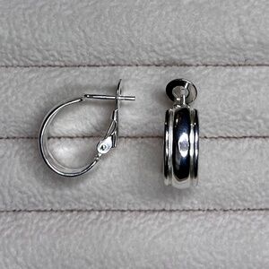 E013 | .925 Sterling Silver Latch Back Hoops